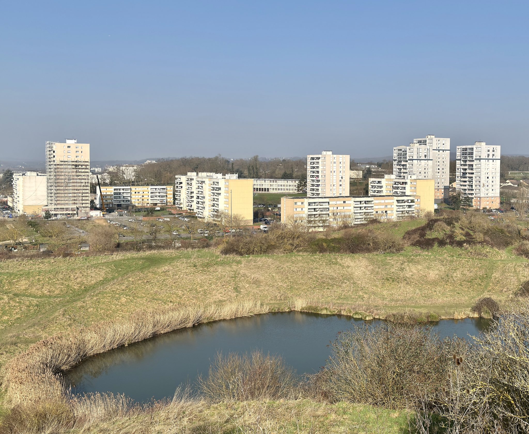 Livraison de glaçons aux Mureaux : bords de Seine